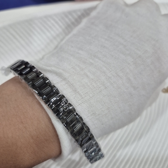 Sold Black Bracelet - Picture 6 of 6